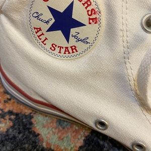 White High Top Chuck Taylor Converse Size:8